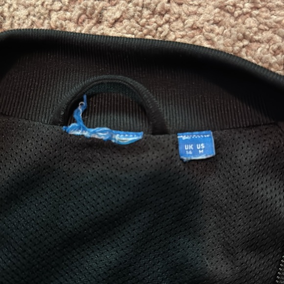 Adidas Black zip up Jacket - Picture 4 of 9